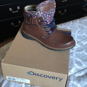 Brown lace up boots